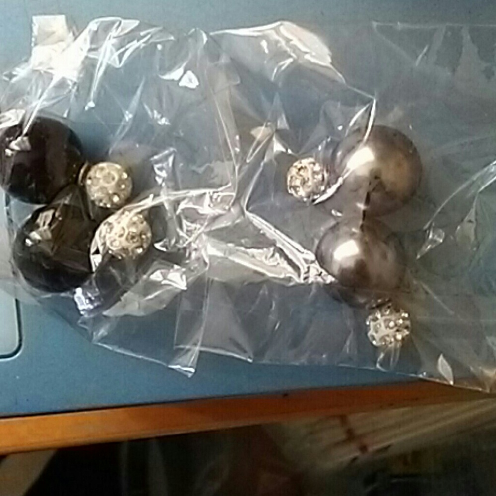Earrings - Picture 2 of 8